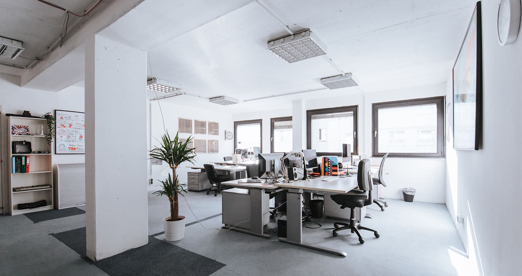 House of Bandits Wien Fix Desks