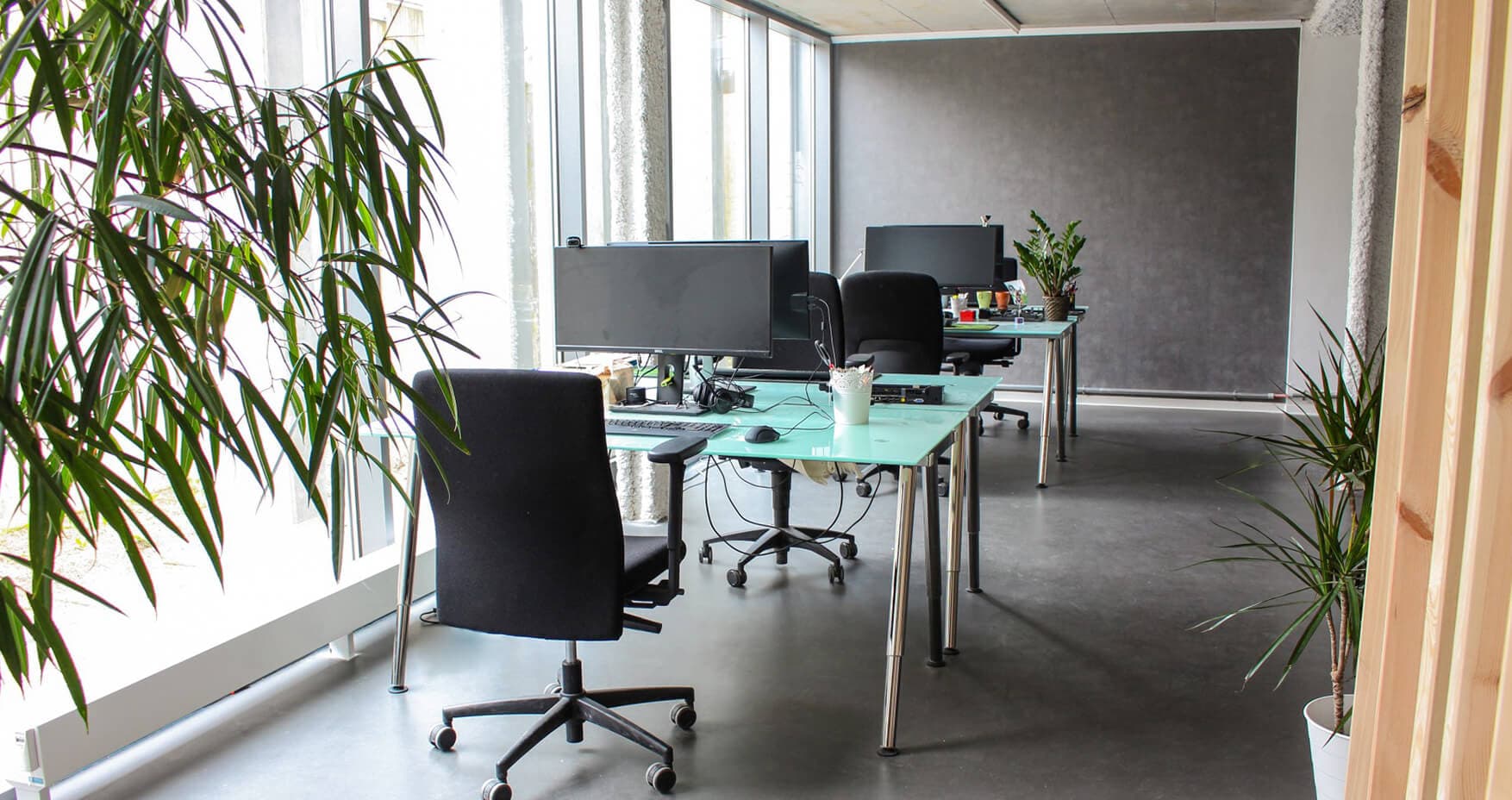 Place X Hamburg Desks