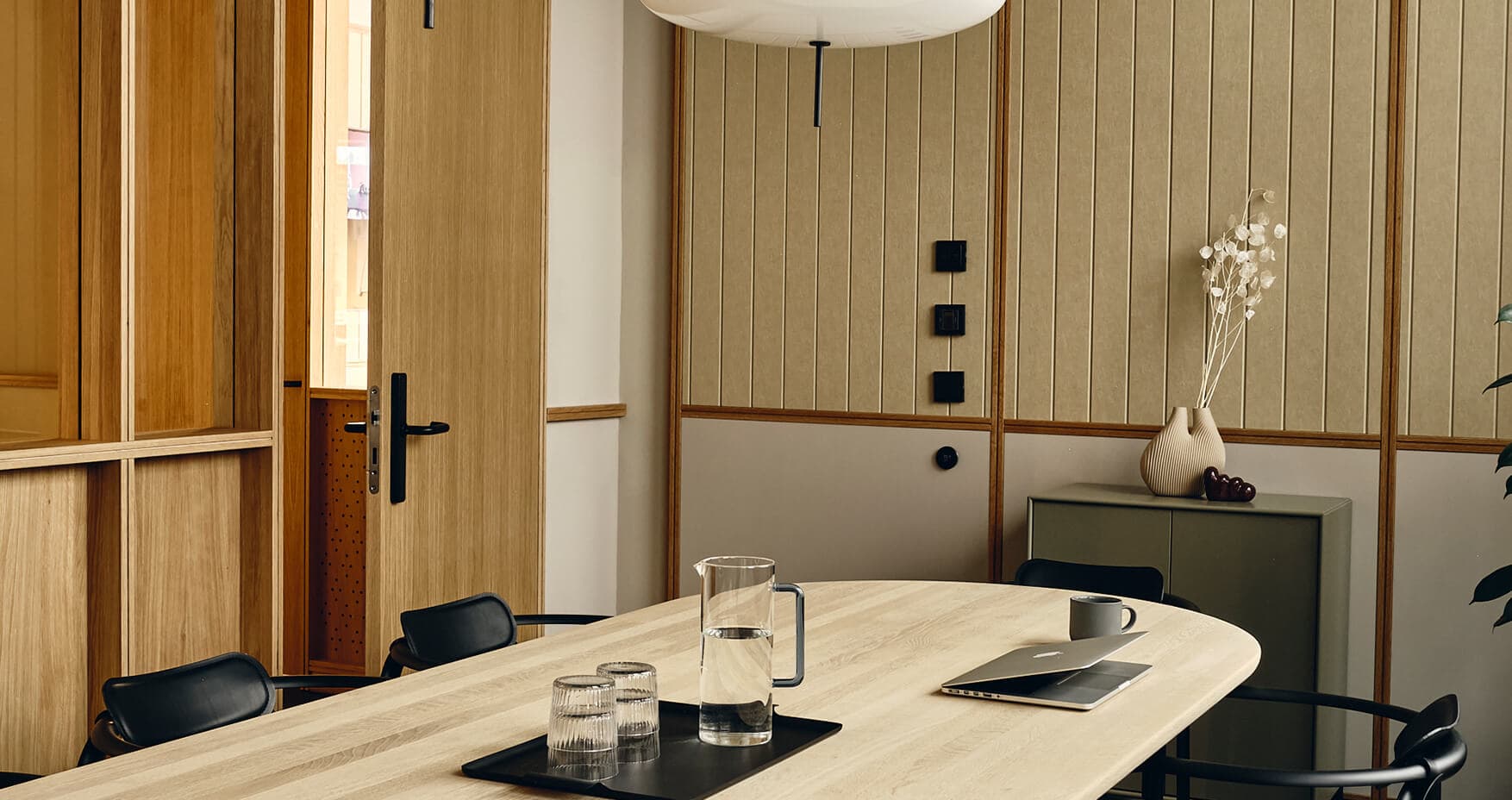 The Office Group Hamburg Domplatz Meetingraum